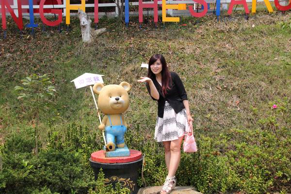 今夜星辰休閒農場：【彰化景點】今夜星辰休閒農場。超浪漫的LOVE愛心場景/童話般的婚紗外拍場景/草泥馬&駱馬&小動物餵食/情侶親子的輕旅行