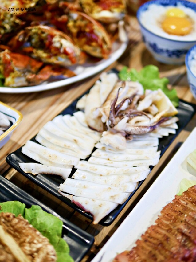 台南美食『府城騷烤家』蟹黃滿成這樣真的犯規犯規，期間限定川燙小卷、炭烤紅蟳吃起來！