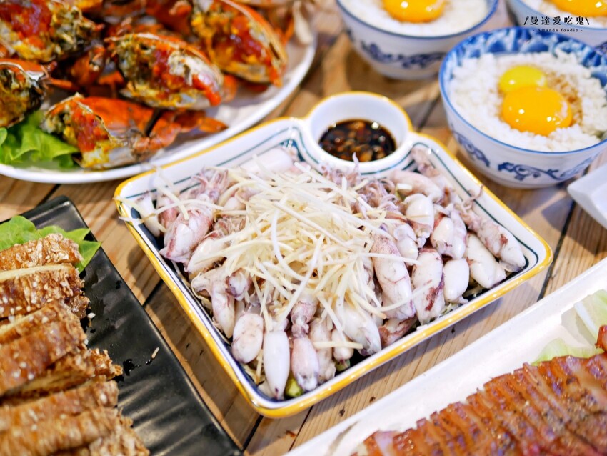 台南美食『府城騷烤家』蟹黃滿成這樣真的犯規犯規，期間限定川燙小卷、炭烤紅蟳吃起來！