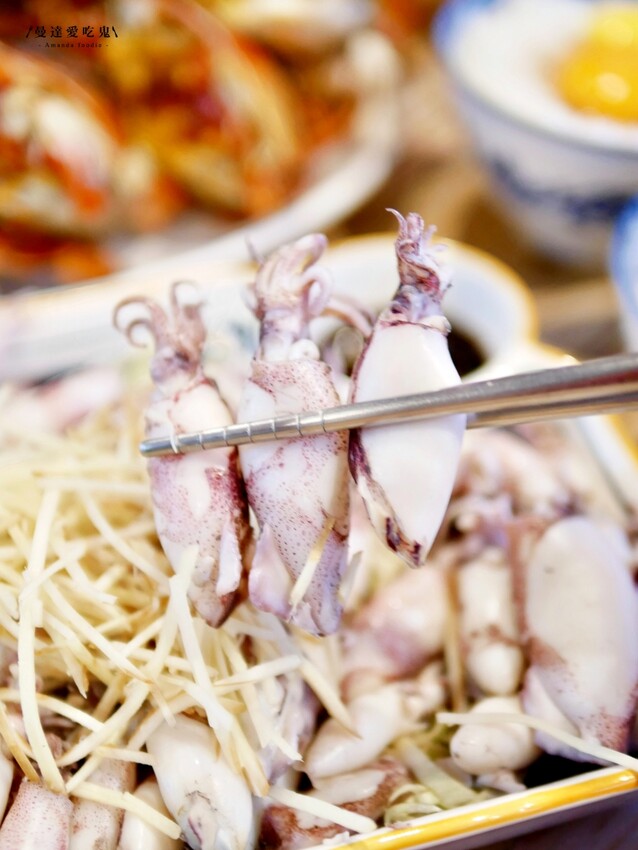 台南美食『府城騷烤家』蟹黃滿成這樣真的犯規犯規，期間限定川燙小卷、炭烤紅蟳吃起來！