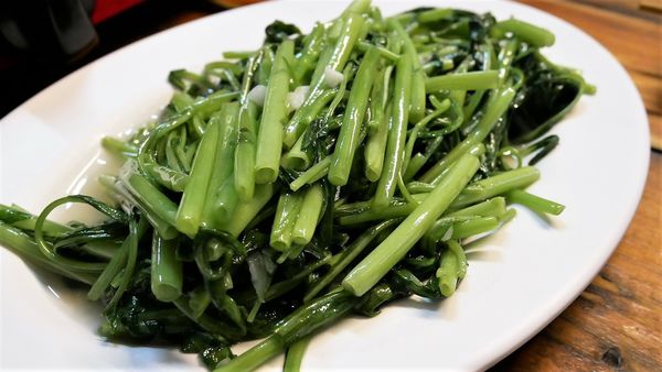 【台南市-東區】平價炭烤、好吃快炒、美味熱湯~『府城騷烤家』就是要讓你大呼過癮的即滿足荷包也滿足肚皮~σ(ˋ▽ˊ)σ~