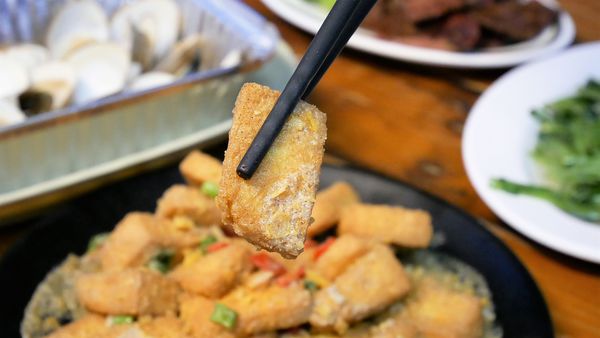 【台南市-東區】平價炭烤、好吃快炒、美味熱湯~『府城騷烤家』就是要讓你大呼過癮的即滿足荷包也滿足肚皮~σ(ˋ▽ˊ)σ~