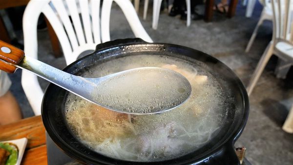 【台南市-東區】平價炭烤、好吃快炒、美味熱湯~『府城騷烤家』就是要讓你大呼過癮的即滿足荷包也滿足肚皮~σ(ˋ▽ˊ)σ~