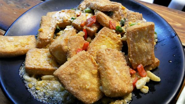 【台南市-東區】平價炭烤、好吃快炒、美味熱湯~『府城騷烤家』就是要讓你大呼過癮的即滿足荷包也滿足肚皮~σ(ˋ▽ˊ)σ~