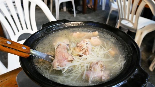 【台南市-東區】平價炭烤、好吃快炒、美味熱湯~『府城騷烤家』就是要讓你大呼過癮的即滿足荷包也滿足肚皮~σ(ˋ▽ˊ)σ~