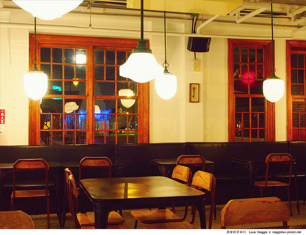 花蓮文創創意園區:【花蓮 Hualien】花蓮文創園區Andante Bistro安棠德 老建築的復古餐廳小酒館 花蓮文創創意園區:【花蓮 Hualien】花蓮文創園區Andante Bistro安棠德 老建築的復古餐廳小酒館