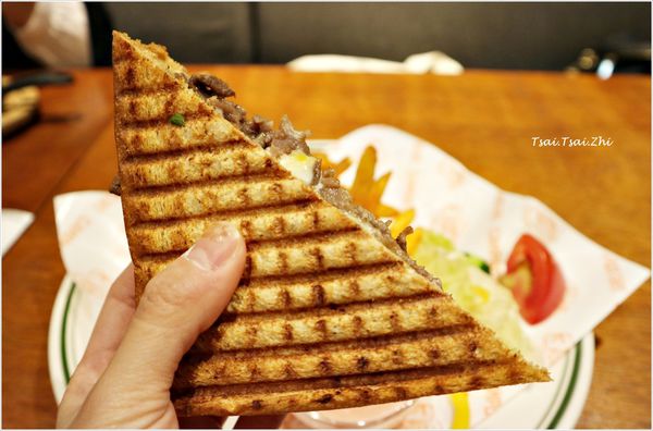 IMG_1100.JPG IMG_1100.JPG