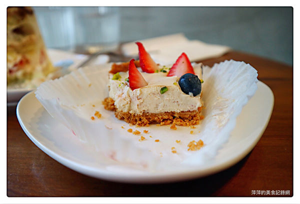 【台北美食】果昂甜品illumine ~ 草莓季來了❤️雙層草莓鮮奶油蛋糕/南西商圈 - 捷運中山站