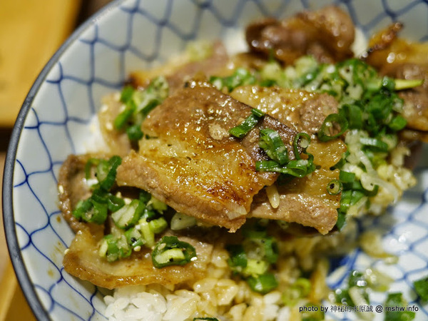 開丼 燒肉vs丼飯(大墩店)：【食記】台中いただきます~ 開丼-地表最強燒肉丼＠西屯捷運BRT頂何厝 : 獨家重口味!燒肉,丼飯與雞蛋的絕妙組合