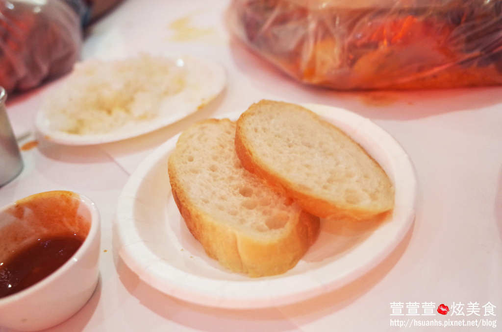 【台北】Brookhurst Seafood Bar 布魯克美式麻辣海鮮餐廳。這一頓飯用手抓著吃! 捷運國父紀念館站