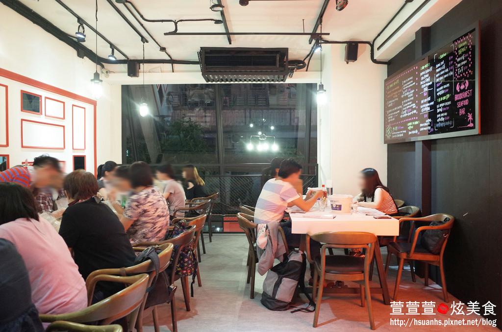 【台北】Brookhurst Seafood Bar 布魯克美式麻辣海鮮餐廳。這一頓飯用手抓著吃! 捷運國父紀念館站