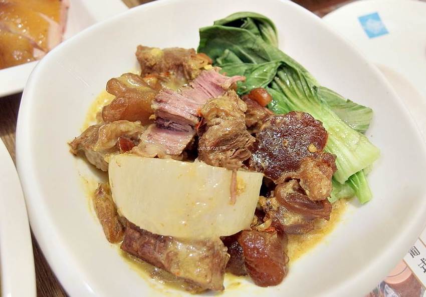 金苑茶餐廳。早上九點就營業,早餐就能吃港點,免服務費無低消,草悟道商圈人氣港飲 - 蘋果話日常