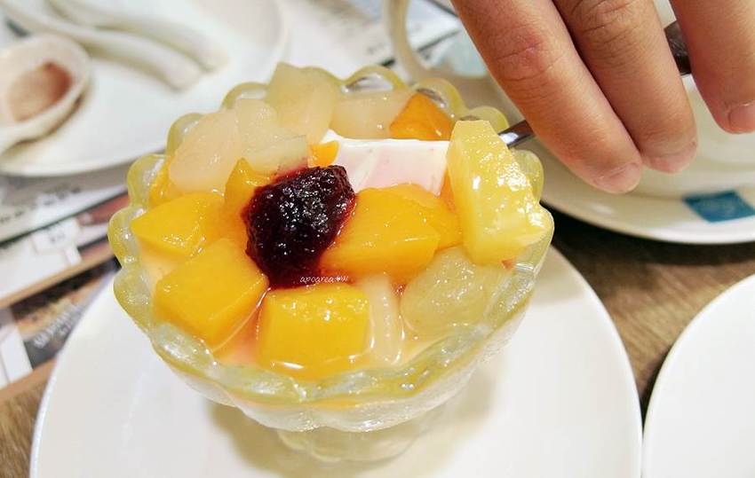 金苑茶餐廳。早上九點就營業,早餐就能吃港點,免服務費無低消,草悟道商圈人氣港飲 - 蘋果話日常