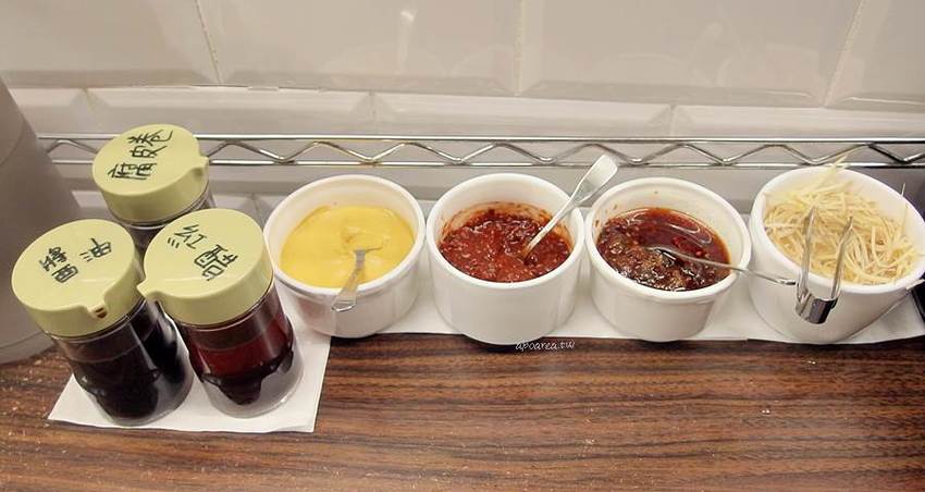 金苑茶餐廳。早上九點就營業,早餐就能吃港點,免服務費無低消,草悟道商圈人氣港飲 - 蘋果話日常