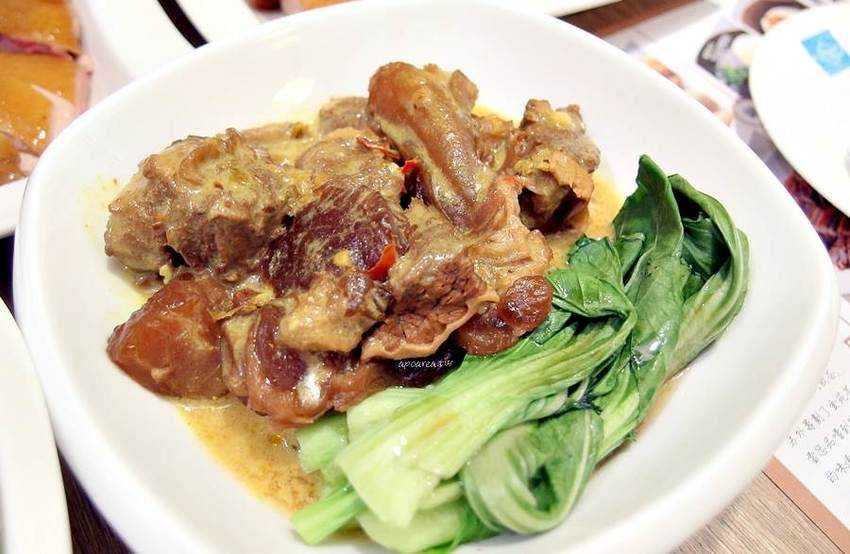 金苑茶餐廳。早上九點就營業,早餐就能吃港點,免服務費無低消,草悟道商圈人氣港飲 - 蘋果話日常