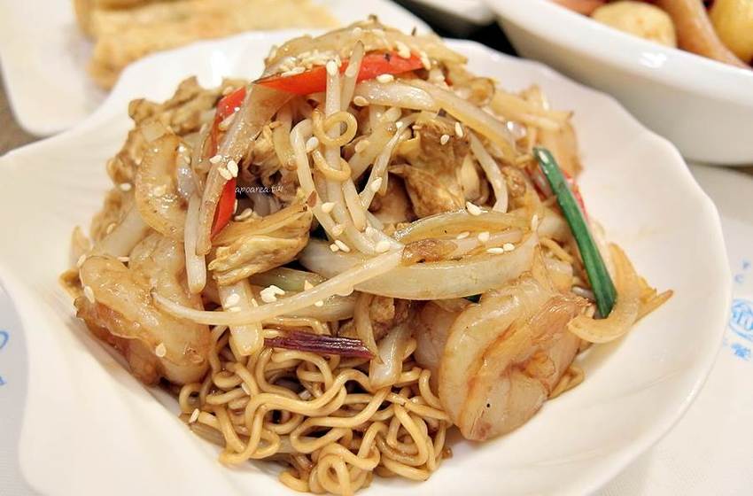 金苑茶餐廳。早上九點就營業,早餐就能吃港點,免服務費無低消,草悟道商圈人氣港飲 - 蘋果話日常