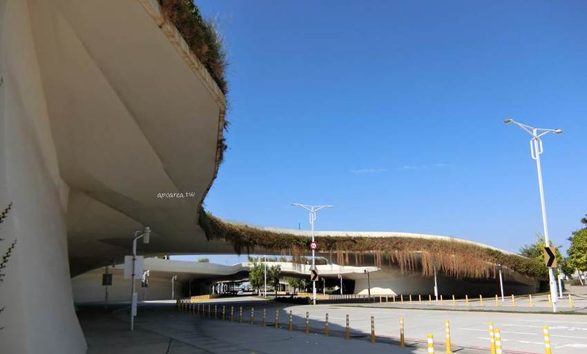 金苑茶餐廳。早上九點就營業,早餐就能吃港點,免服務費無低消,草悟道商圈人氣港飲 - 蘋果話日常