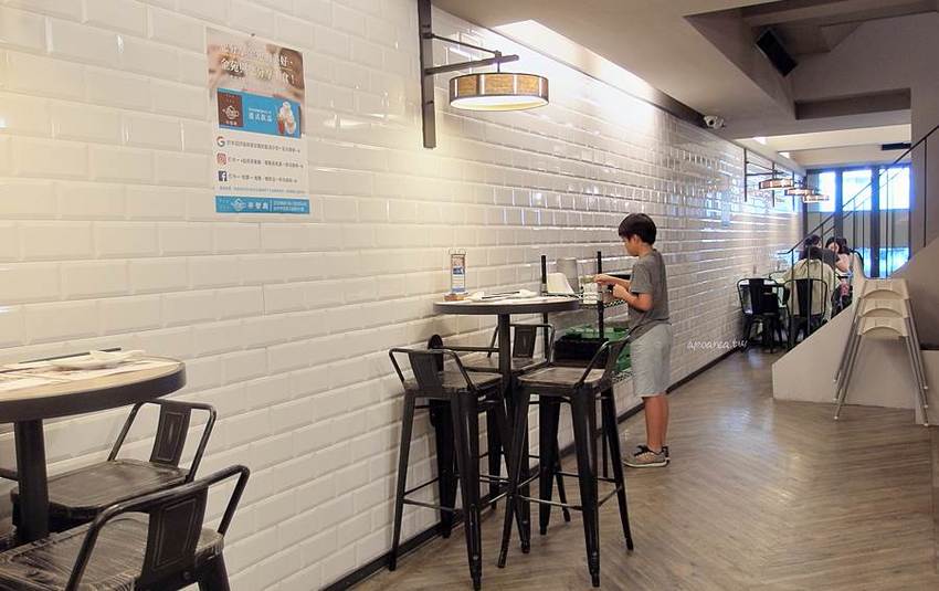 金苑茶餐廳。早上九點就營業,早餐就能吃港點,免服務費無低消,草悟道商圈人氣港飲 - 蘋果話日常