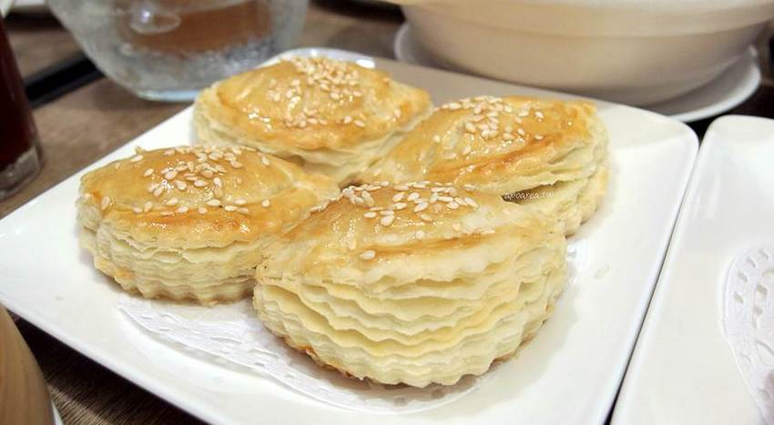 金苑茶餐廳。早上九點就營業,早餐就能吃港點,免服務費無低消,草悟道商圈人氣港飲 - 蘋果話日常