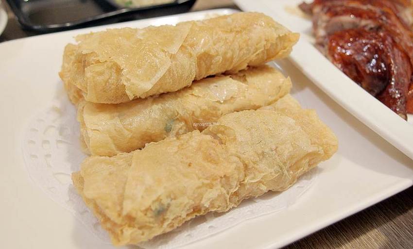 金苑茶餐廳。早上九點就營業,早餐就能吃港點,免服務費無低消,草悟道商圈人氣港飲 - 蘋果話日常