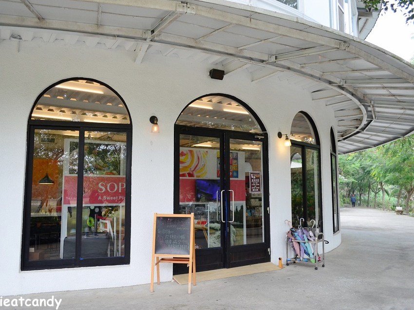 斗六景點_菓風小舖│小朋友的糖果天堂！能吃的口紅就在這，超想打包一整組~ - 愛伊特candy的分享樂園