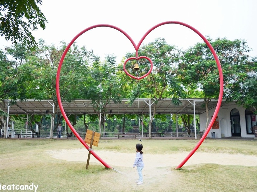 斗六景點_菓風小舖│小朋友的糖果天堂！能吃的口紅就在這，超想打包一整組~ - 愛伊特candy的分享樂園