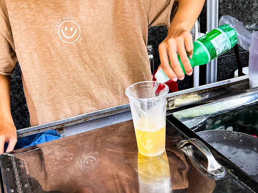 高雄市鹽埕區阿婆彈珠汽水（綜合茶）｜不起眼飲料小攤竟然有50年歷史！懷舊古早味彈珠汽水綜合茶