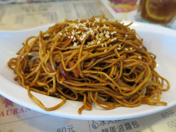 崔記茶餐廳：崔記茶餐廳...  曄!!!  咁多料～