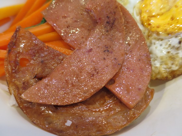 崔記茶餐廳：崔記茶餐廳...  曄!!!  咁多料～