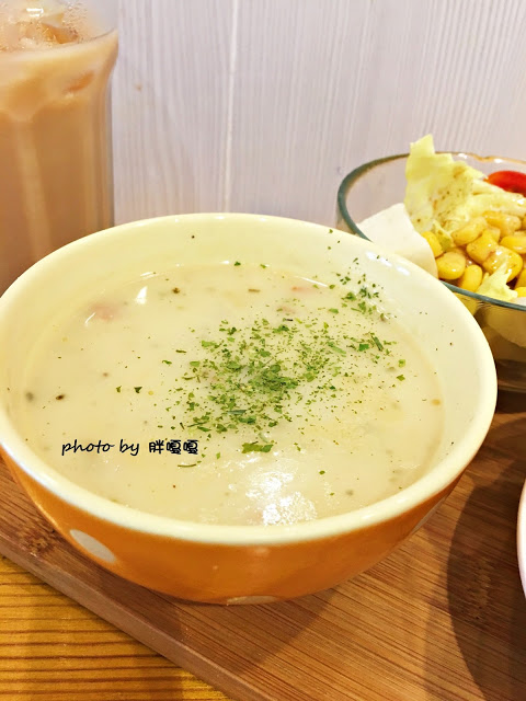 【台中 烏日】小日和咖啡 A Good Day Cafe△烏日住宅區內的溫馨小店，帕尼尼有非常多特殊口味，新鮮有趣^0^