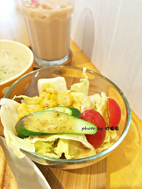 【台中 烏日】小日和咖啡 A Good Day Cafe△烏日住宅區內的溫馨小店，帕尼尼有非常多特殊口味，新鮮有趣^0^