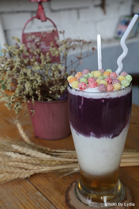 台南美食｜呷賀食尚餐酒館:火山爆發起司炒飯，熊熊火焰好震撼，金黃蛋汁與起司超邪惡!｜IG熱門打卡餐廳｜超好拍乾燥花｜想當網美來這裡 - 台南好Food遊