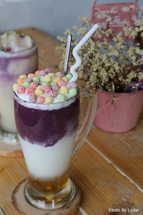 台南美食｜呷賀食尚餐酒館:火山爆發起司炒飯，熊熊火焰好震撼，金黃蛋汁與起司超邪惡!｜IG熱門打卡餐廳｜超好拍乾燥花｜想當網美來這裡 - 台南好Food遊