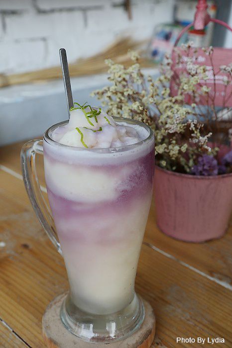 台南美食｜呷賀食尚餐酒館:火山爆發起司炒飯，熊熊火焰好震撼，金黃蛋汁與起司超邪惡!｜IG熱門打卡餐廳｜超好拍乾燥花｜想當網美來這裡 - 台南好Food遊