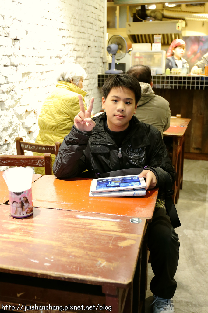 【食║台北】高三孝碳烤吐司~古早味碳烤吐司隱身南門市場小巷弄