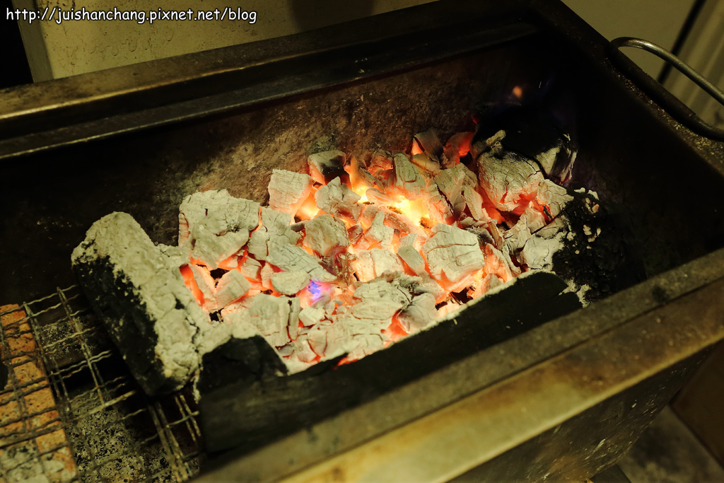 【食║台北】高三孝碳烤吐司~古早味碳烤吐司隱身南門市場小巷弄