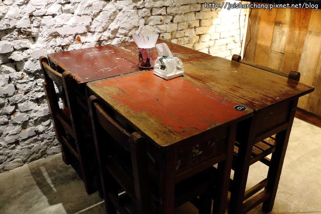 【食║台北】高三孝碳烤吐司~古早味碳烤吐司隱身南門市場小巷弄