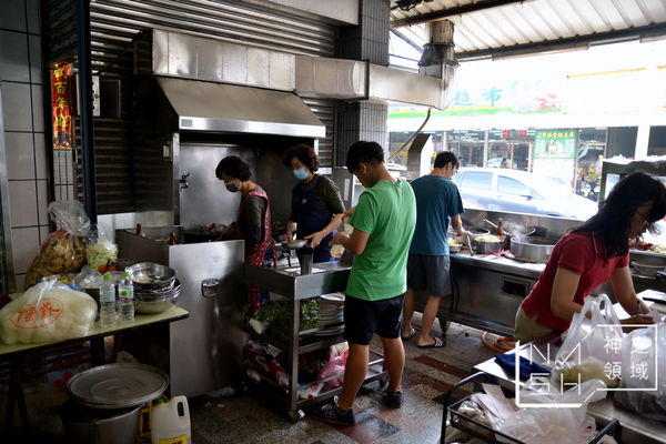 DSC_0103.JPG DSC_0103.JPG