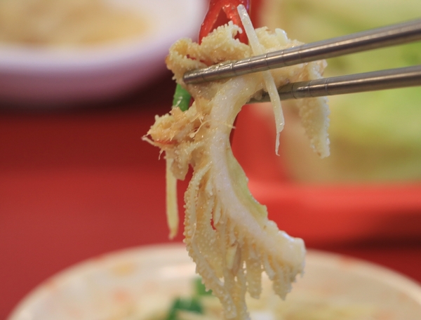 屏東 潮州。牛大福沙茶火鍋城，新鮮現切厚切牛肉