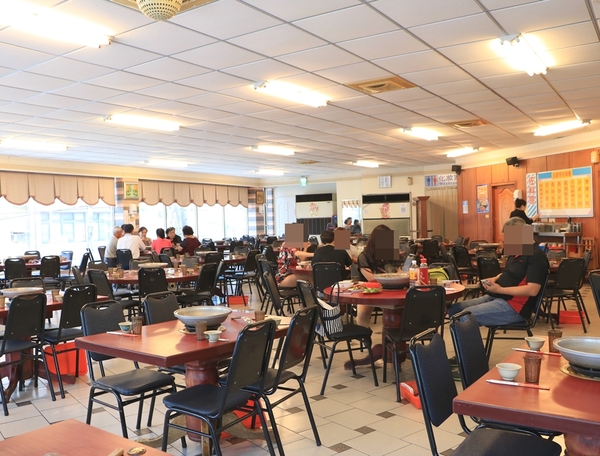 屏東 潮州。牛大福沙茶火鍋城，新鮮現切厚切牛肉