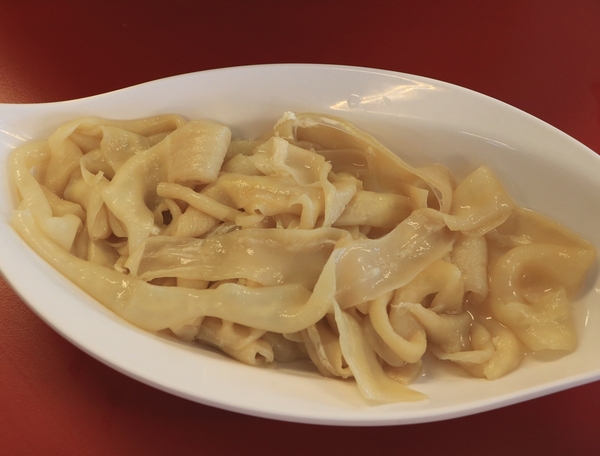 屏東 潮州。牛大福沙茶火鍋城，新鮮現切厚切牛肉