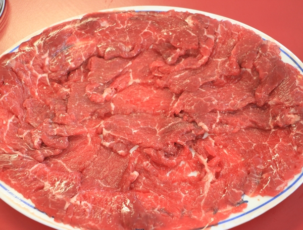 屏東 潮州。牛大福沙茶火鍋城，新鮮現切厚切牛肉