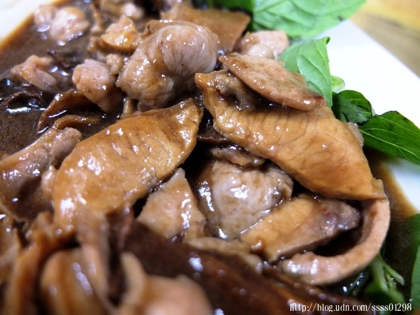 牛大福-全牛料理沙茶火鍋(原潮州牛肉福沙茶火鍋):屏東美食【牛大福】潮州在地60年家傳口味 選用台灣本土牛肉 中藥材熬製湯頭 現點現炒全牛料理超澎派