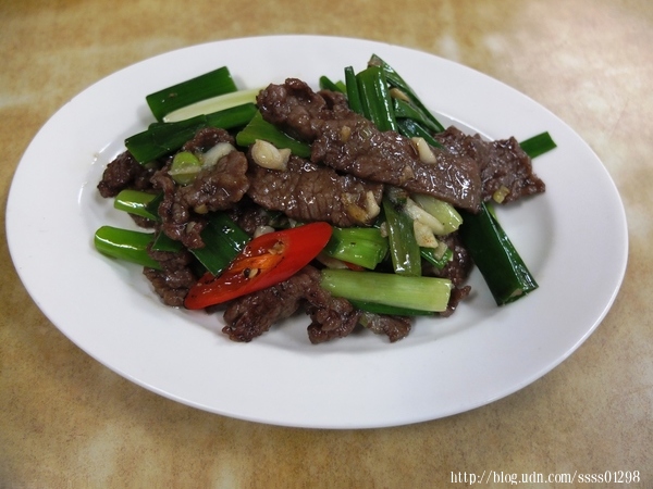 牛大福-全牛料理沙茶火鍋(原潮州牛肉福沙茶火鍋):屏東美食【牛大福】潮州在地60年家傳口味 選用台灣本土牛肉 中藥材熬製湯頭 現點現炒全牛料理超澎派