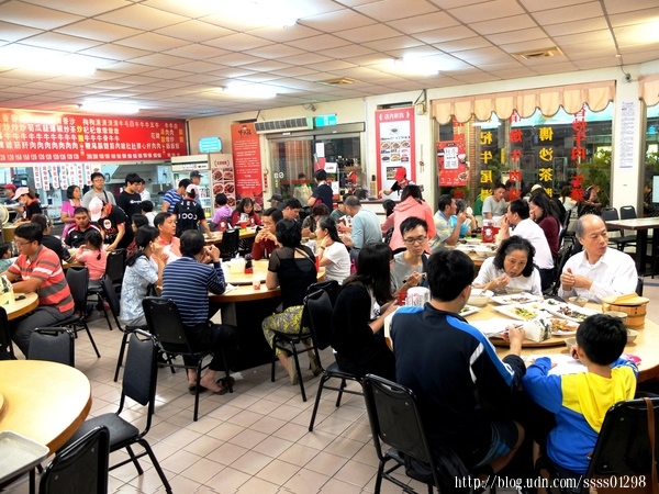 牛大福-全牛料理沙茶火鍋(原潮州牛肉福沙茶火鍋):屏東美食【牛大福】潮州在地60年家傳口味 選用台灣本土牛肉 中藥材熬製湯頭 現點現炒全牛料理超澎派