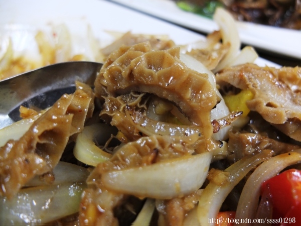 牛大福-全牛料理沙茶火鍋(原潮州牛肉福沙茶火鍋):屏東美食【牛大福】潮州在地60年家傳口味 選用台灣本土牛肉 中藥材熬製湯頭 現點現炒全牛料理超澎派