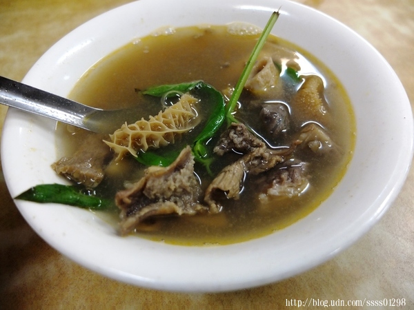 牛大福-全牛料理沙茶火鍋(原潮州牛肉福沙茶火鍋):屏東美食【牛大福】潮州在地60年家傳口味 選用台灣本土牛肉 中藥材熬製湯頭 現點現炒全牛料理超澎派