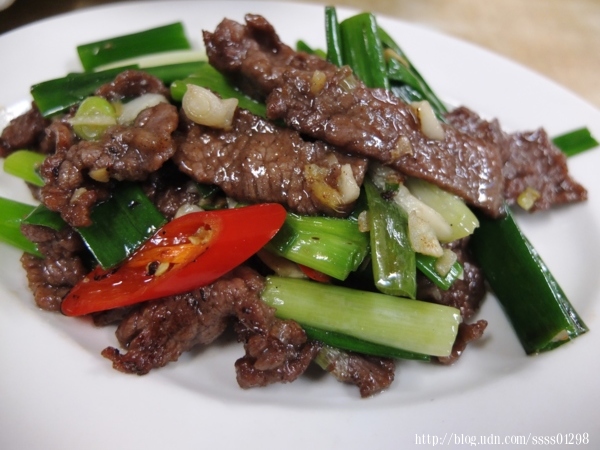 牛大福-全牛料理沙茶火鍋(原潮州牛肉福沙茶火鍋):屏東美食【牛大福】潮州在地60年家傳口味 選用台灣本土牛肉 中藥材熬製湯頭 現點現炒全牛料理超澎派