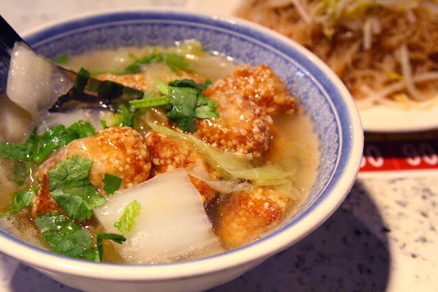 【台北市大同區。小吃】宏冠土魠魚羹 寧夏夜市 在地人推薦的晚餐宵夜 南部口味 中山捷運站 雙連捷運站