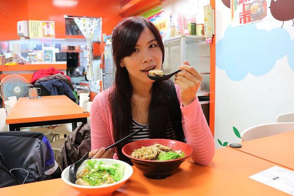 大王麻辣乾麵：【嘉義食記】大王麻辣乾麵(嘉義店)~吃辣朋友的福音來囉!刺激味蕾挑戰勁辣的程度，喜歡吃辣的朋友超推薦